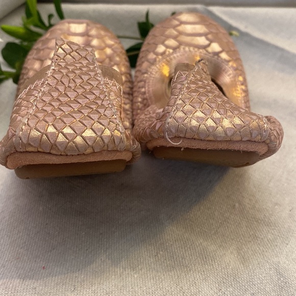 Upside Santa Rose Gold Leather Ballet Flats Size 3Y - Picture 5 of 8
